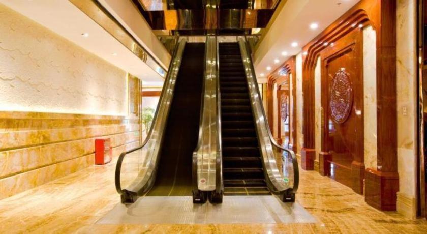 فندق تشونجتشينج هواتشن إنترناشيونال تشونغتشينغ المظهر الخارجي الصورة